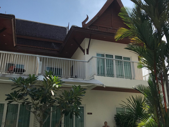 普纳瓦度假酒店主图