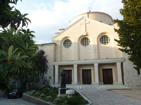 Franjevacki Samostan Blazene Djevice Marije-玛卡沙必去景点