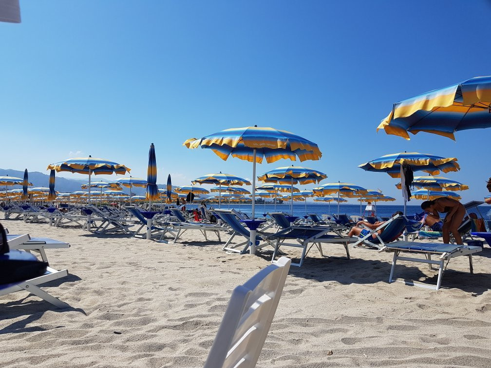 Lido dello Stretto景点图片
