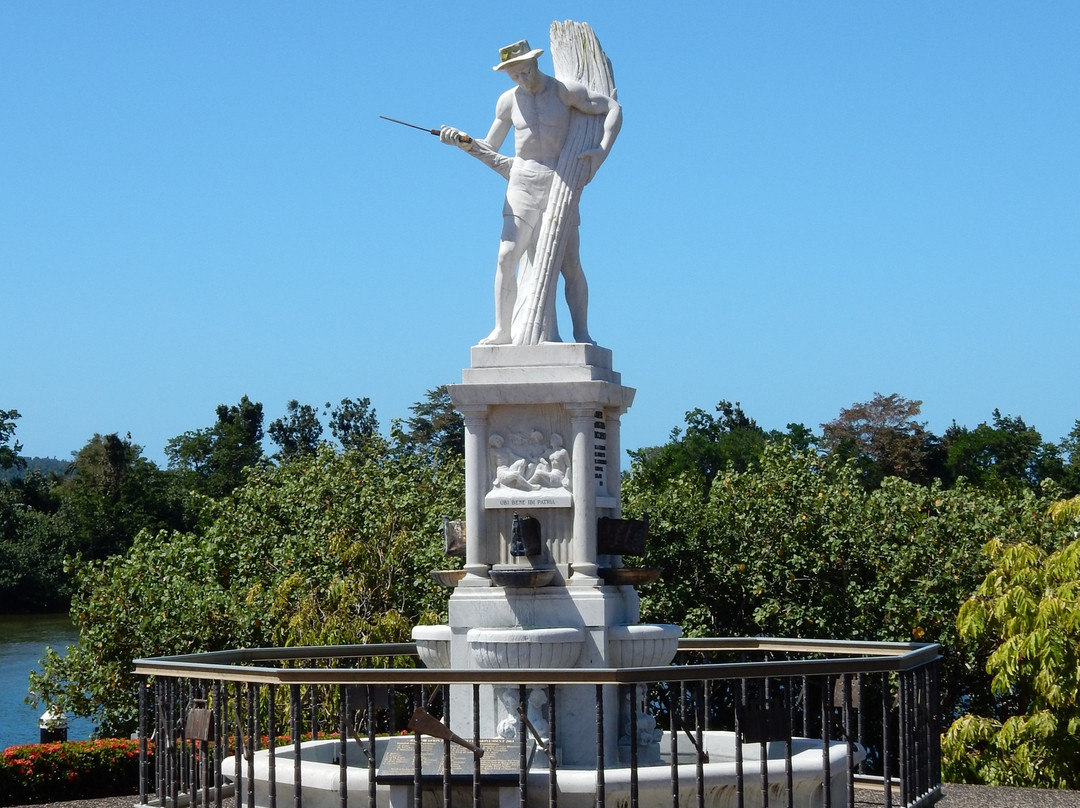 Cane Cutters Memorial-因尼斯费尔必去景点