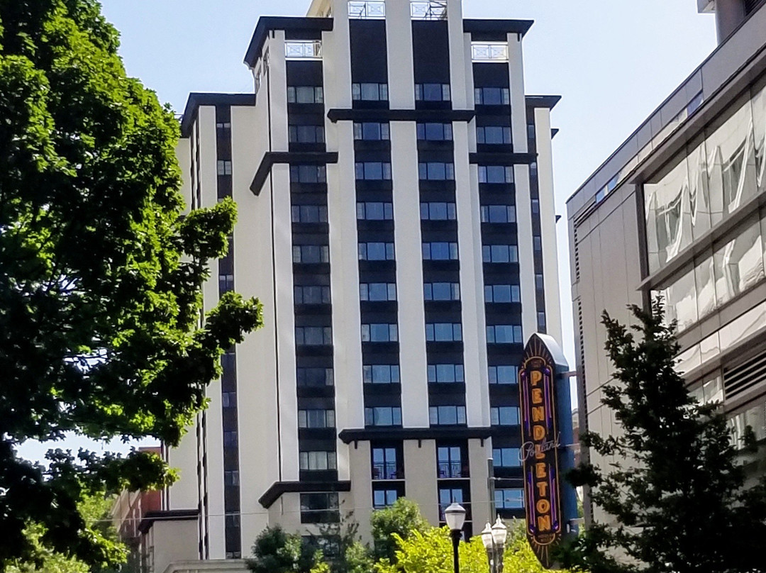 Paramount Hotel主图