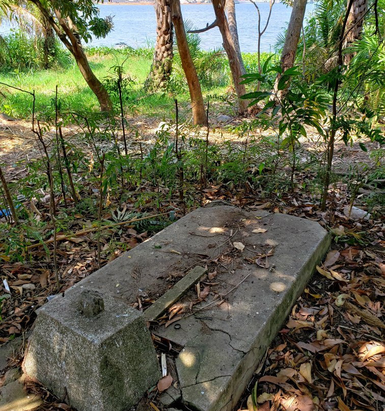 European Cemetery-姆万扎必去景点