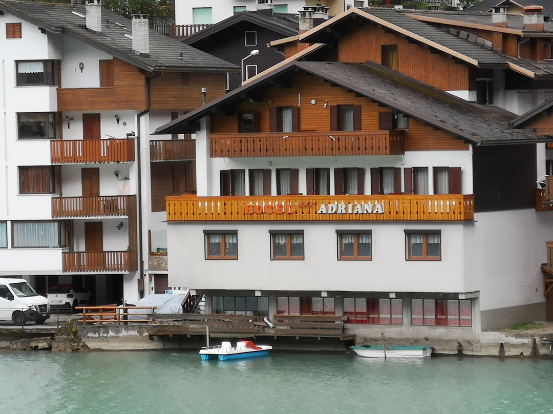 阿德里安娜酒店主图