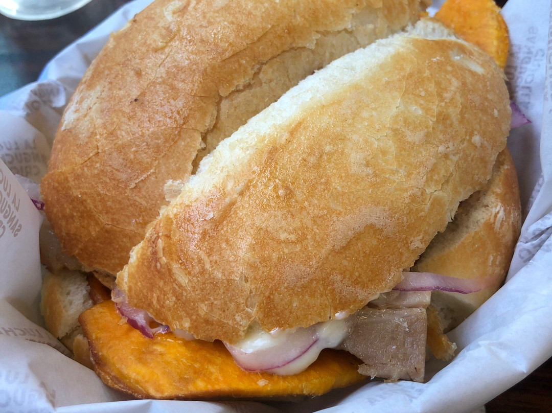 La Lucha Sanguchería Criolla