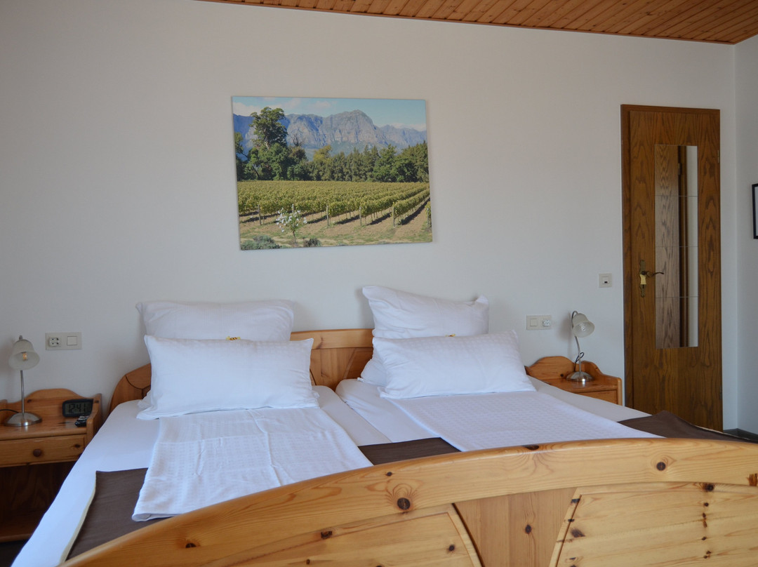 Weingut Gindorf und Gästehaus主图