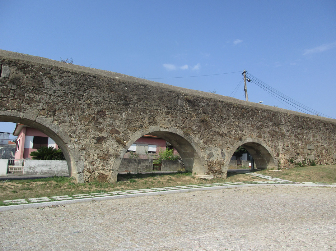 Grijó旅游景点-Aqueduto dos Arcos D'Amoreira