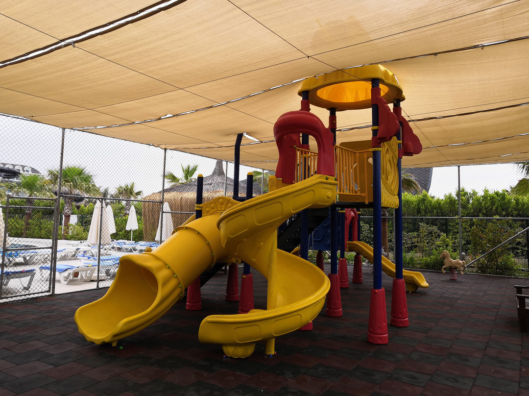 Saturn Palace Resort Hotel主图