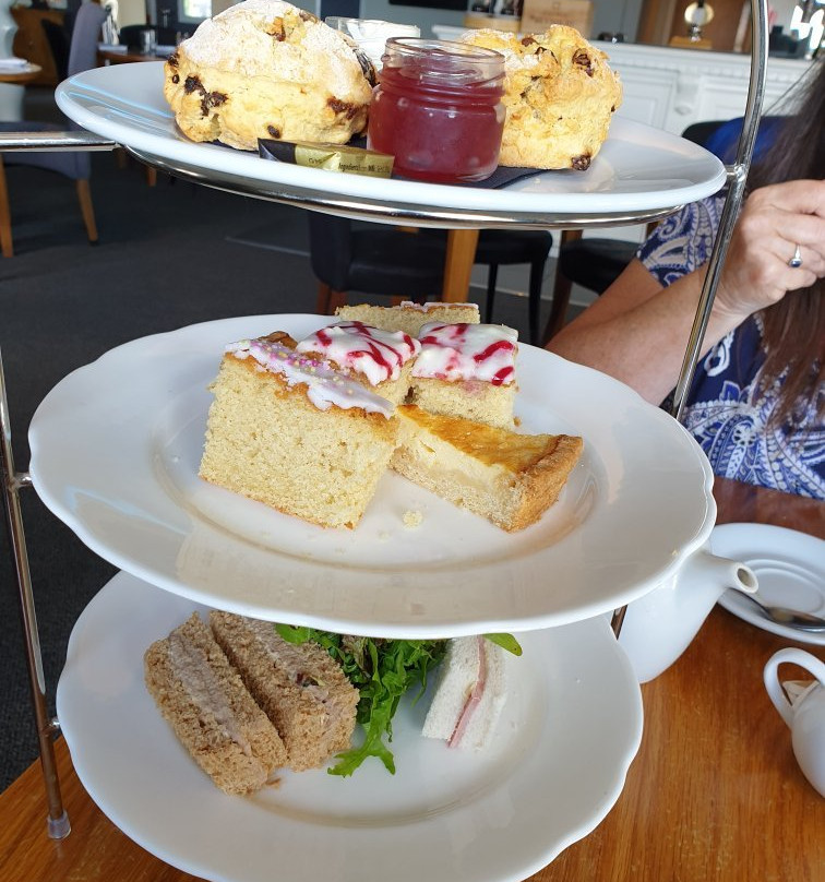 Oak Royal Hotel主图