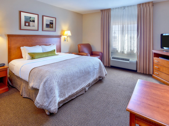 斯托克顿堡烛木套房酒店主图