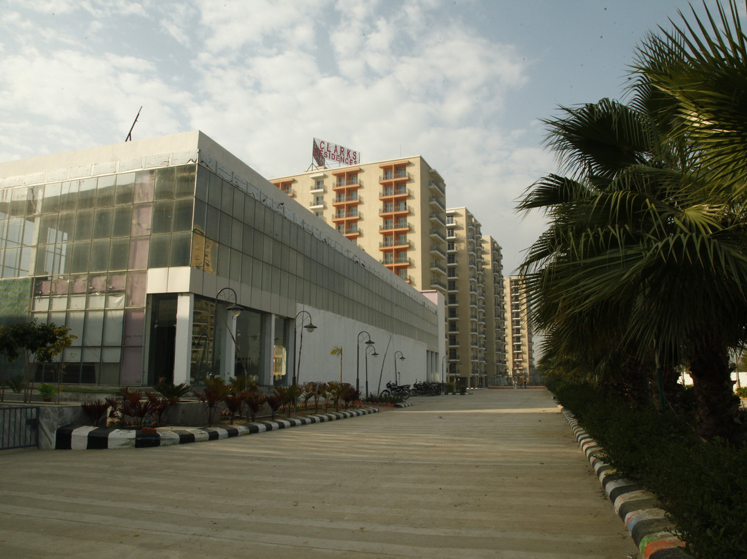 Clarks Inn Bhowali主图