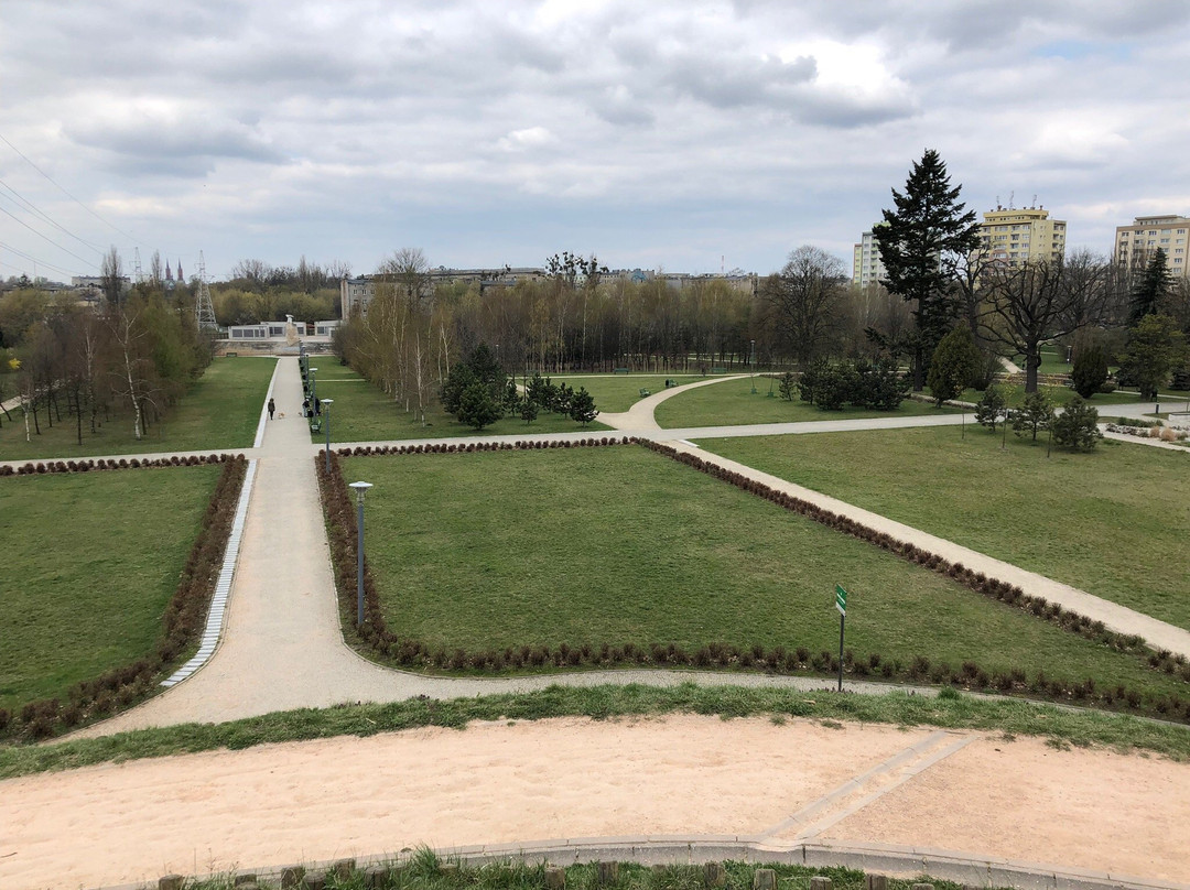 Park Ocalałych-罗兹必去景点