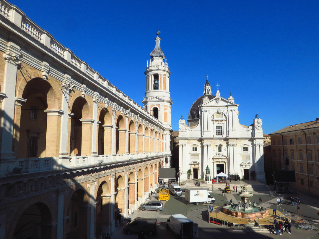Piazza della Madonna景点图片
