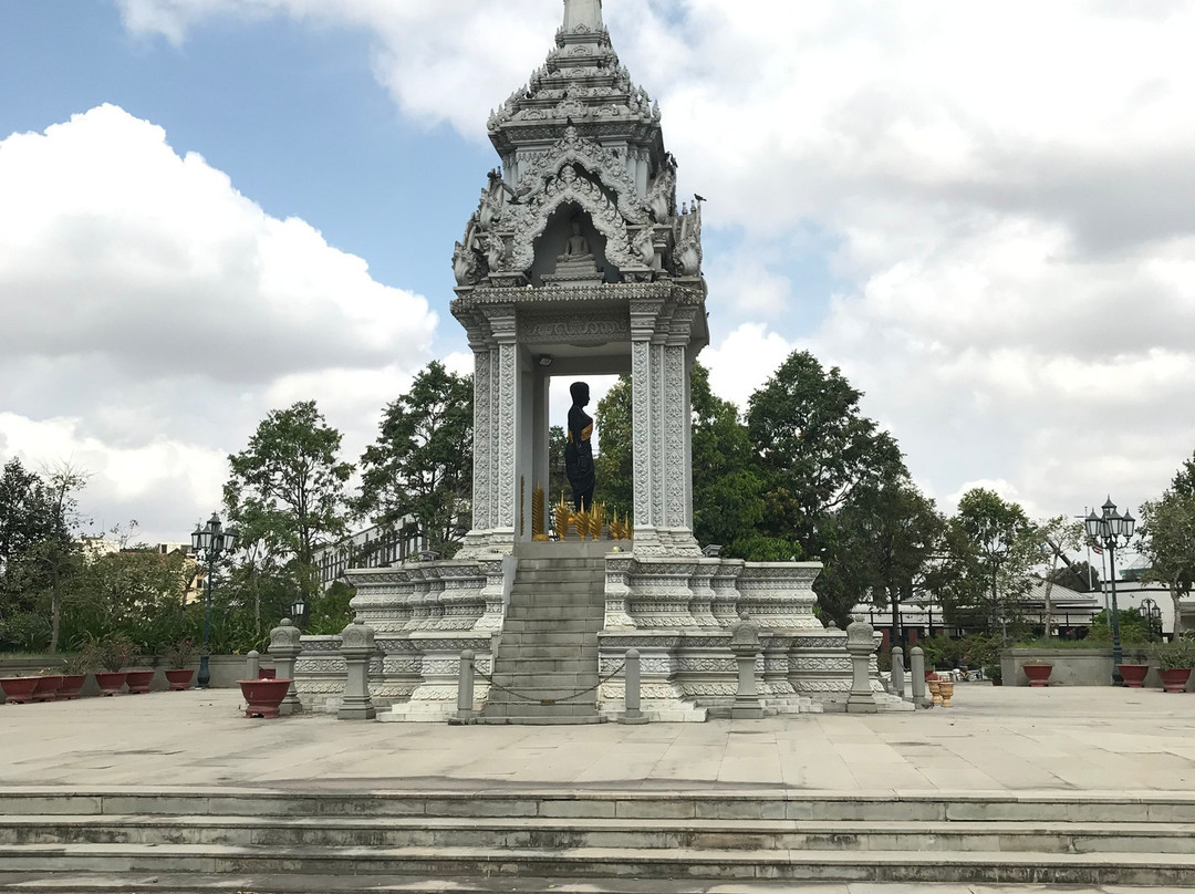 Statue of King Sisowath景点图片