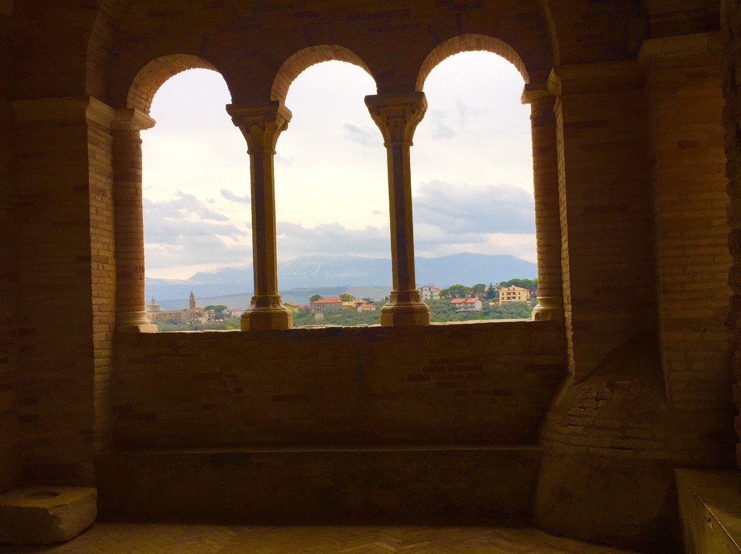 Centro Storico-Loreto Aprutino必去景点