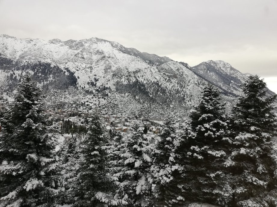 To Balconi Tis Agorianis主图