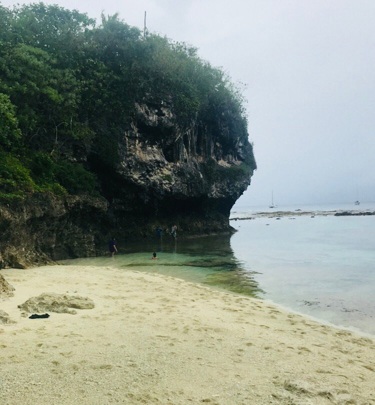 Utuko Beach-阿洛菲必去景点