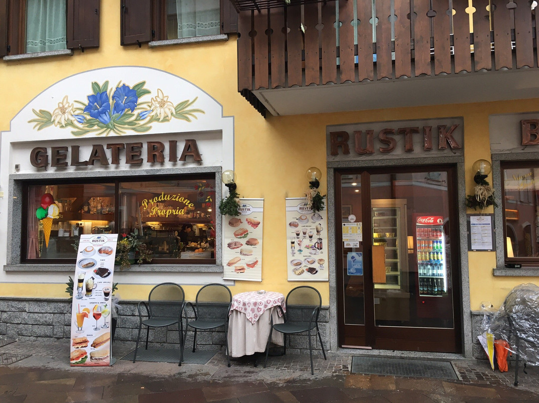 Bar Rustik-平佐洛必去景点