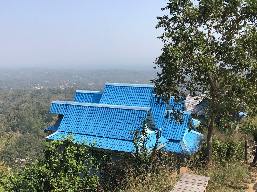 尼拉姆波里度假村