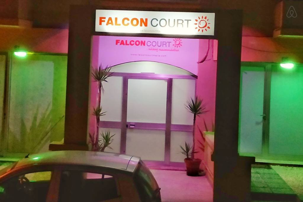 Falcon Court主图