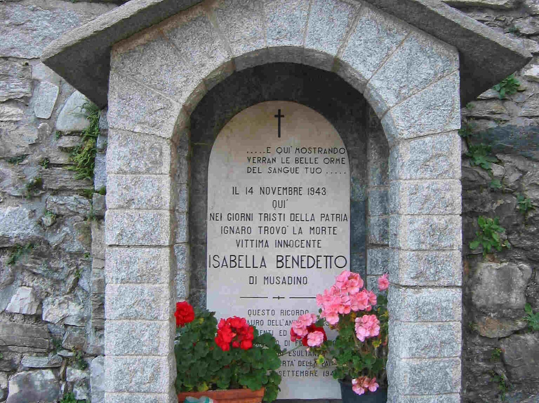 Monumento a Benedetto Isabella景点图片