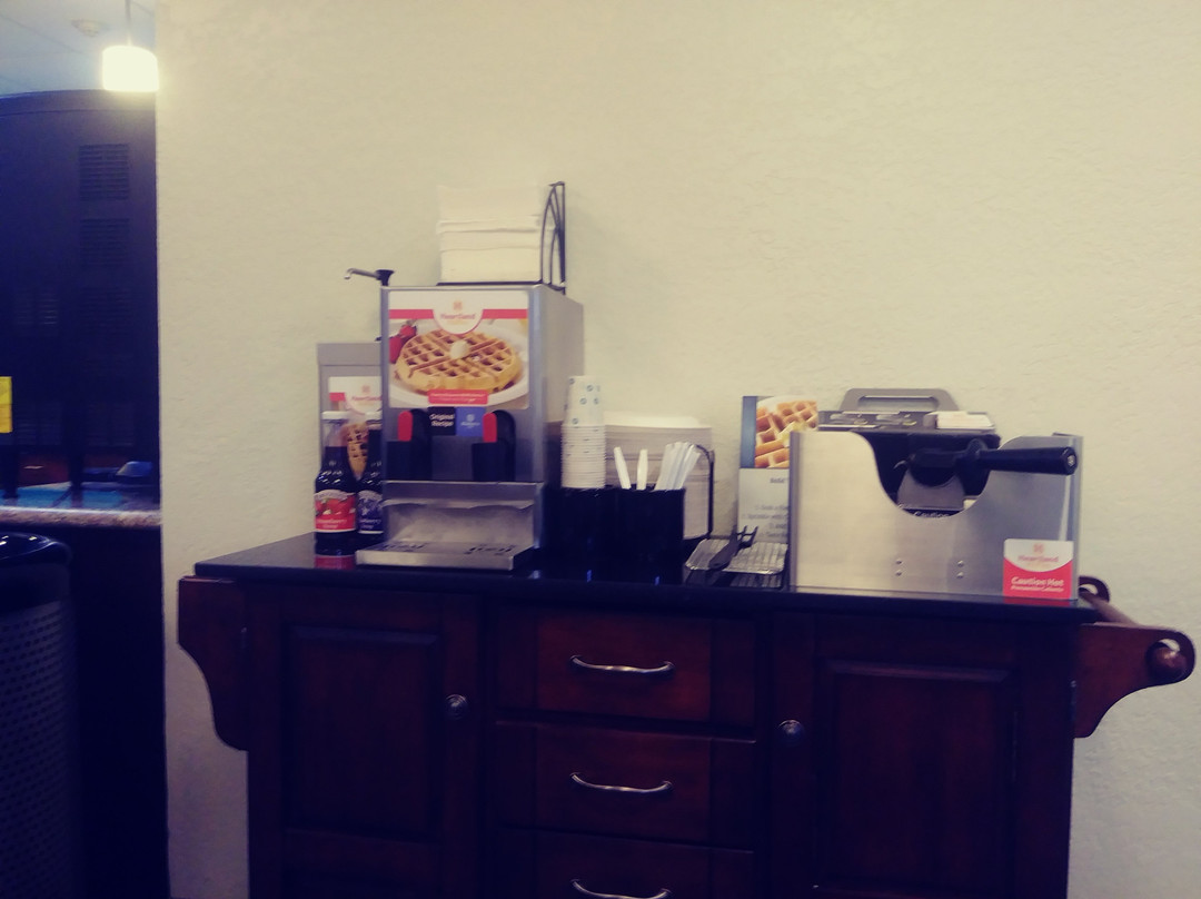 Best Western Plus Springfield Airport Inn主图