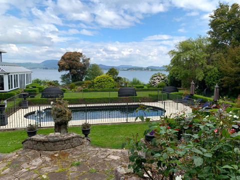 黑天鹅湖景精品酒店主图