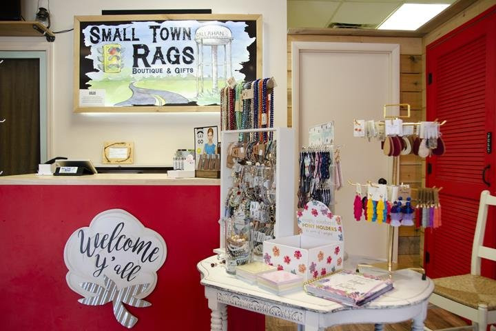 Small Town Rags Boutique & Gifts-Callahan必去景点