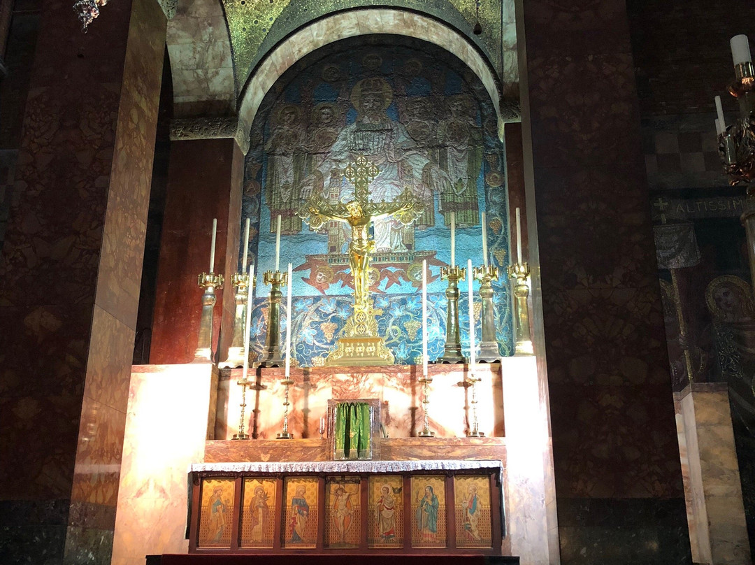 St Bartholomews景点图片