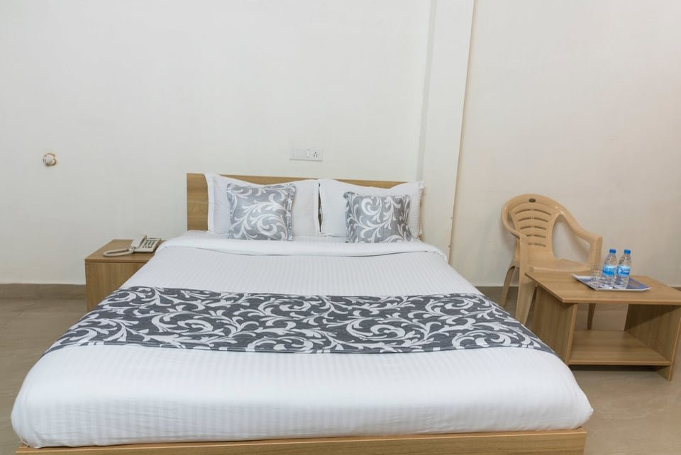 OYO 10010 R V Comforts主图