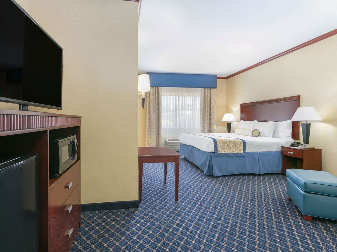 贝斯特韦斯特马科姆旅馆&套房酒店主图