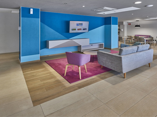 City Express Suites By Marriott Querétaro主图