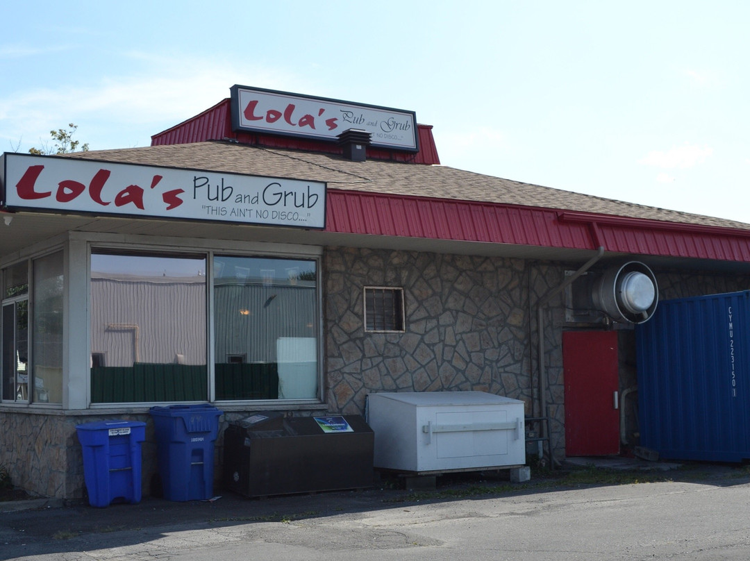 Lola's Pub & Grub