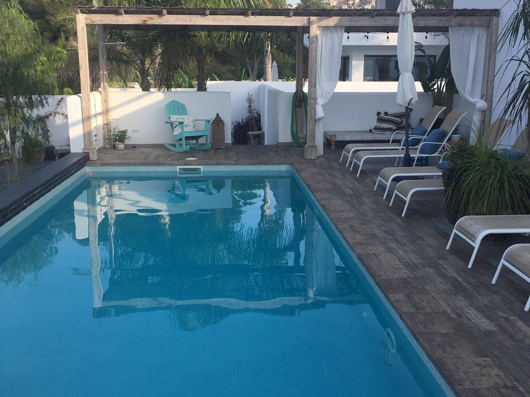 One Thousand Waves主图