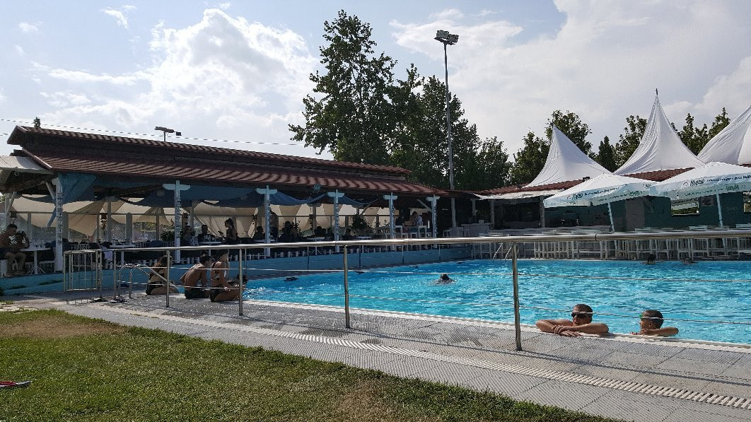 Pisina Summer Coffee Bar-Larissa必去景点