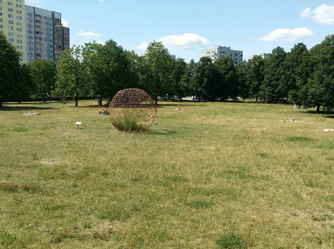 Bródno Sculpture Park景点图片