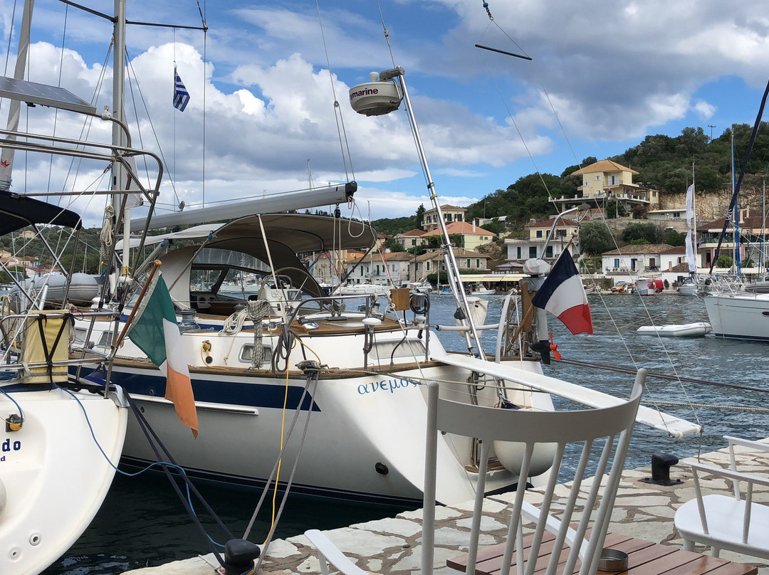 Odyseas Marina-Meganisi必去景点