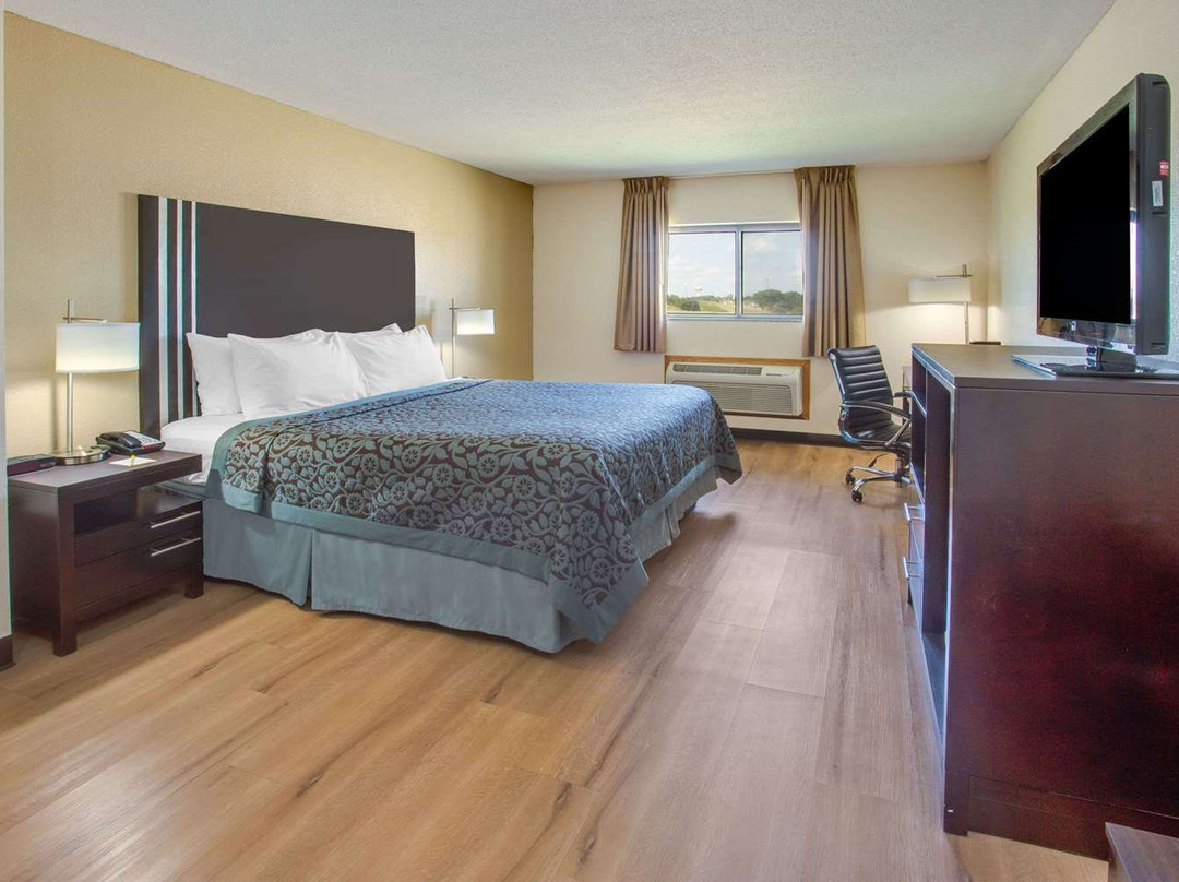 Days Inn by Wyndham Le Roy/Bloomington Southeast主图