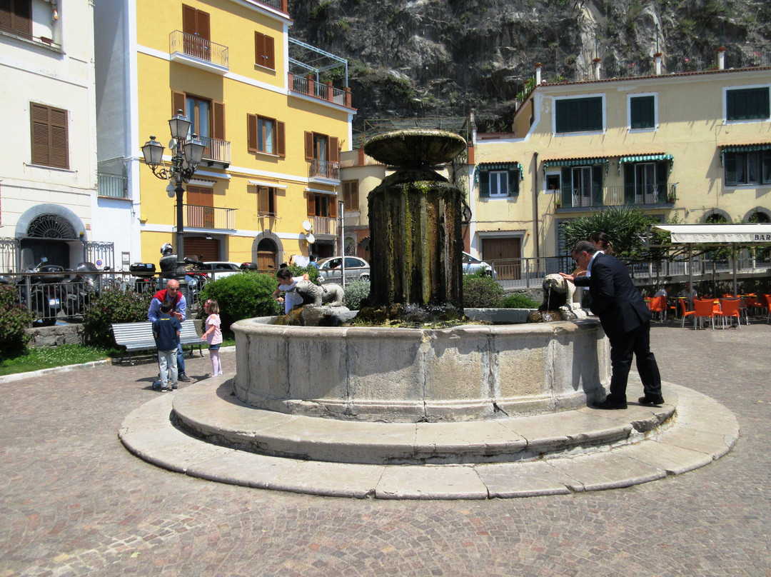 Fontana dei Leoni景点图片