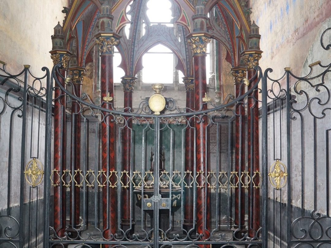 Collégiale Saint-Pierre-Aire-sur-la-Lys必去景点
