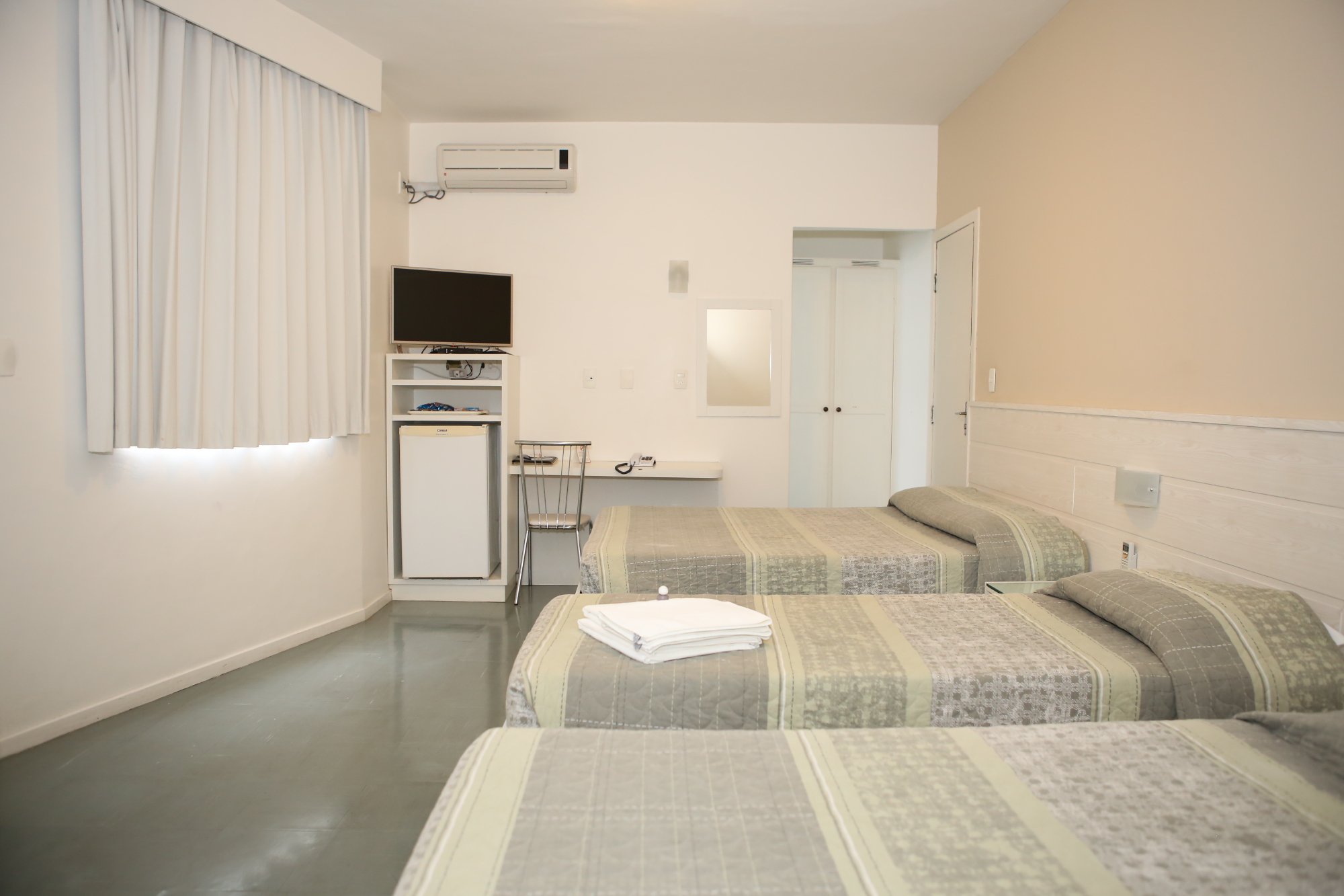 Real Hotel-官方