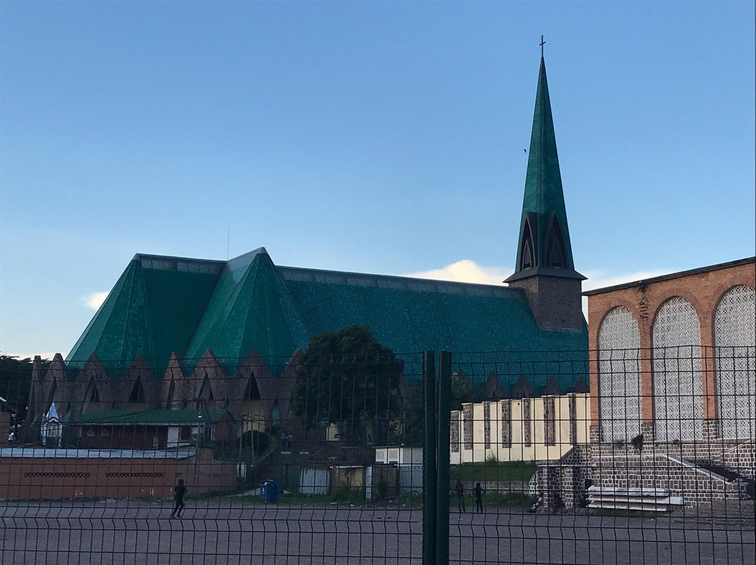 布拉萨市旅游景点-Basilique St. Anne