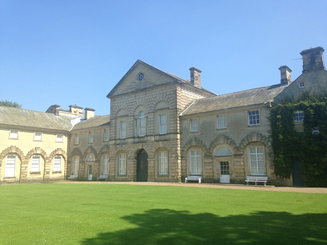 Hovingham Hall景点图片