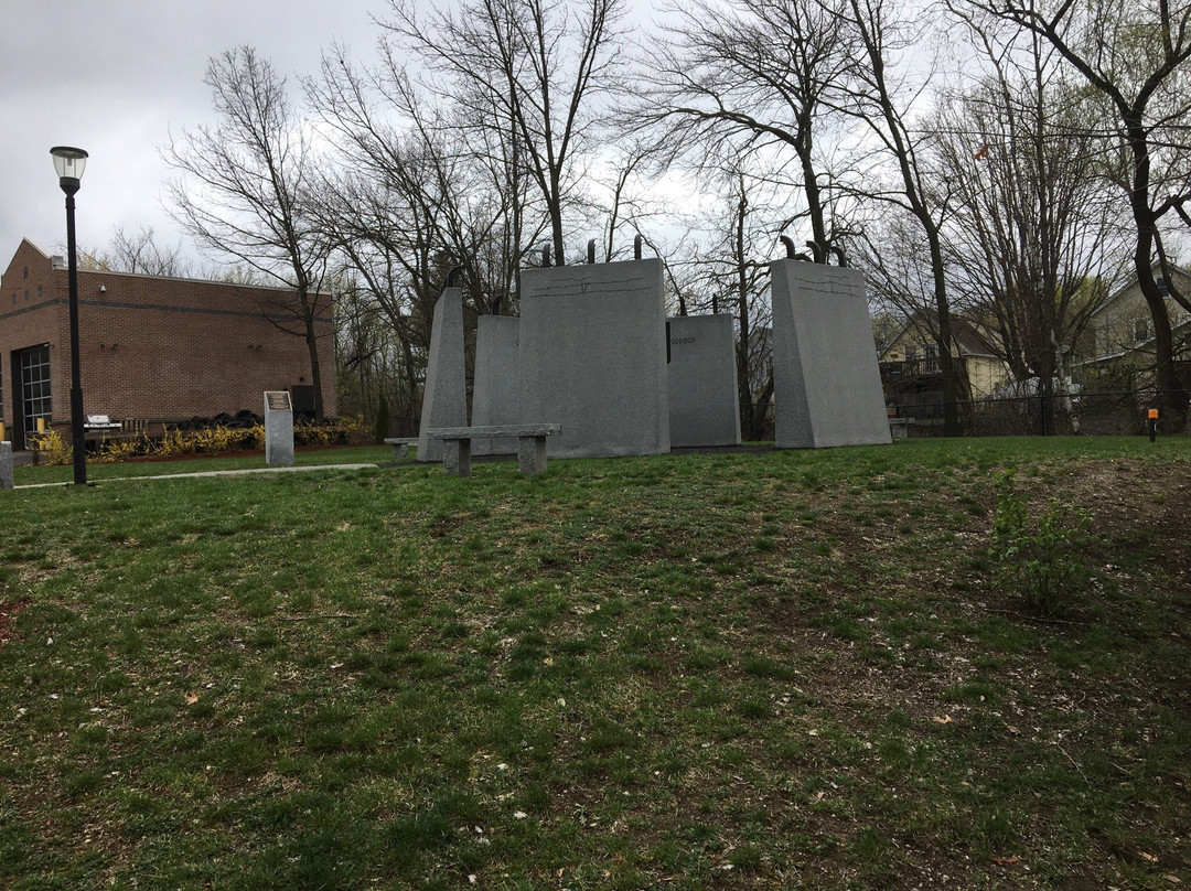 New Hampshire Holocaust Memorial-纳舒厄必去景点