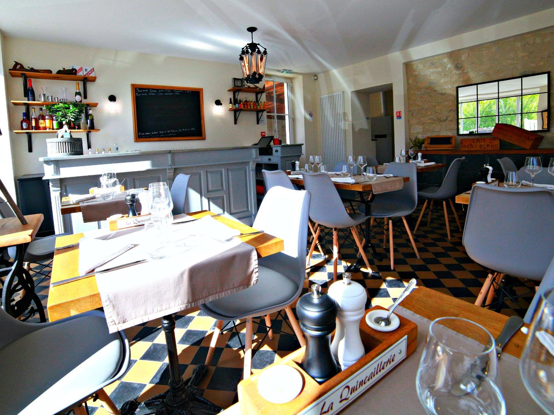 Herouville餐馆和美食-La Quincaillerie