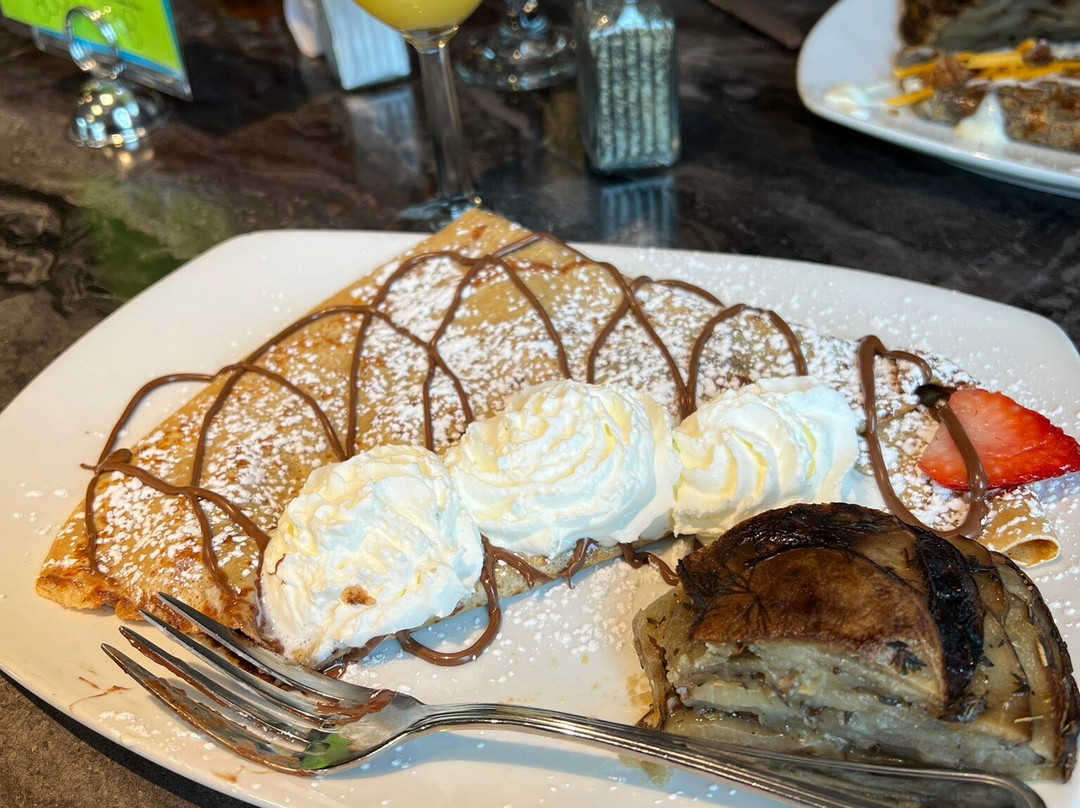 Le Happy Creperie & Bar