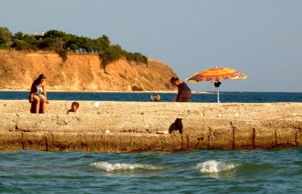 Arogi Beach景点图片