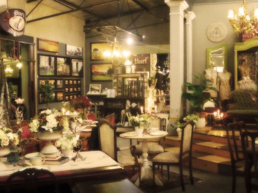 Pine's Emporium-Parys必去景点