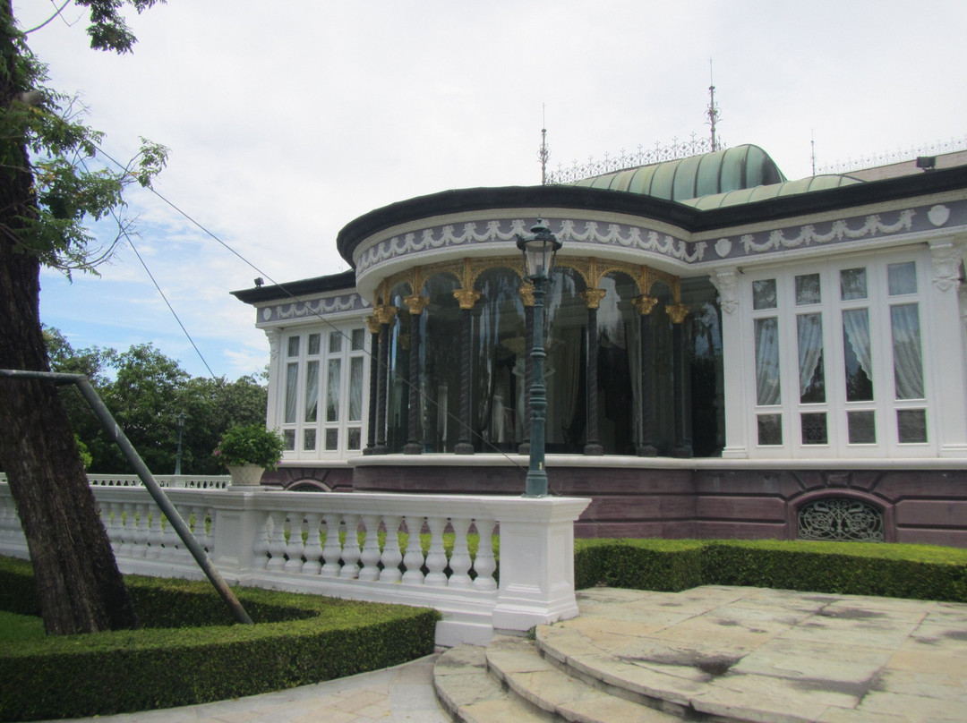 Phra Thinang Uthayan Phumisathian