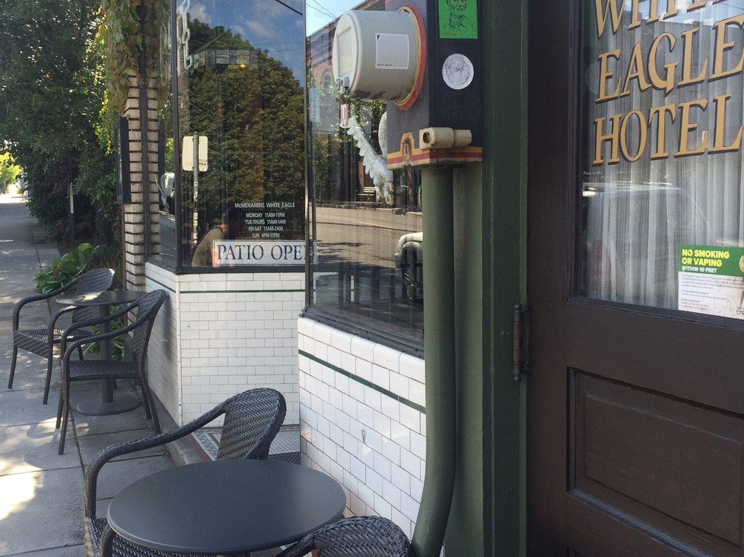 McMenamins White Eagle Saloon and Rock & Roll Hotel-波特兰必去景点