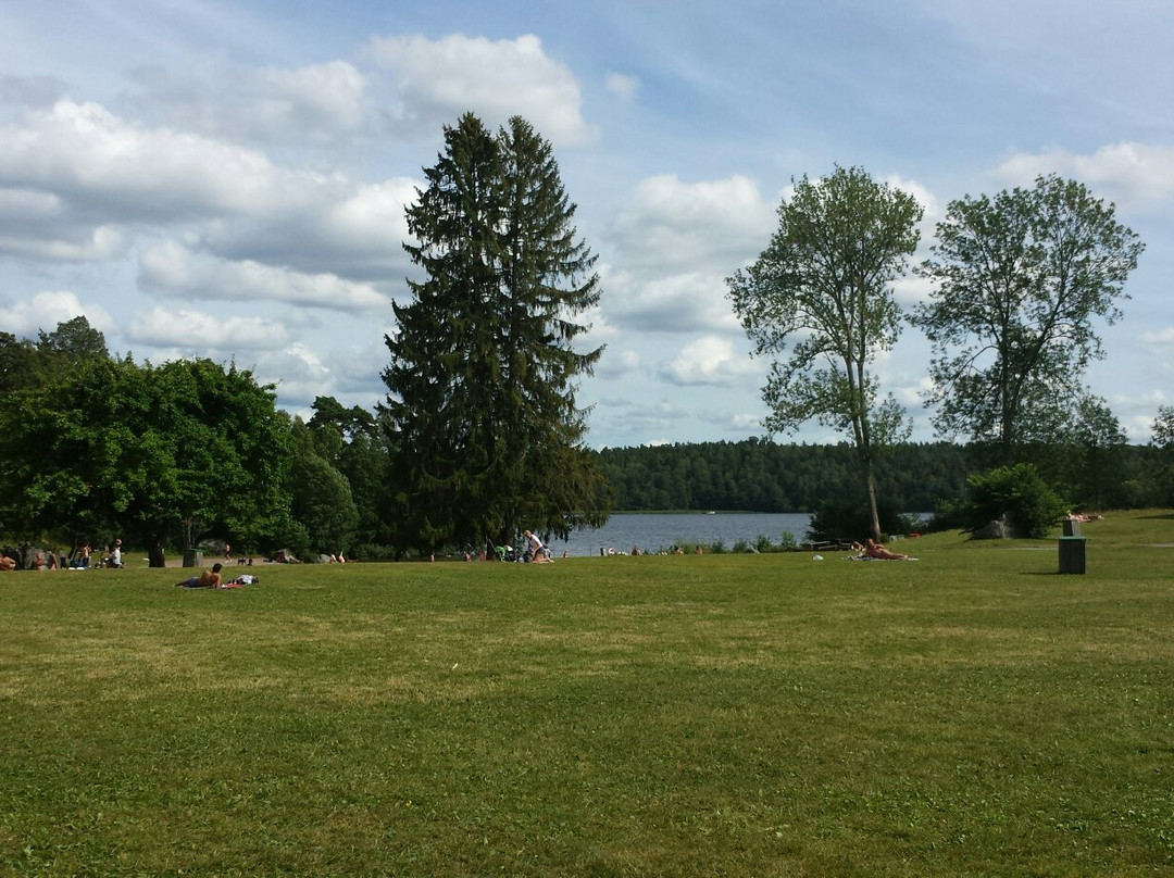 Lyssnaängens badplats